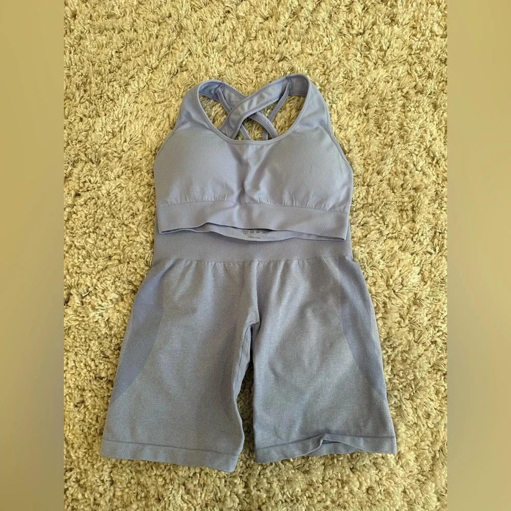 Periwinkle NVGTN Set - Inspire Seamless Bra & Contour Seamless Shorts - Picture 4 of 4